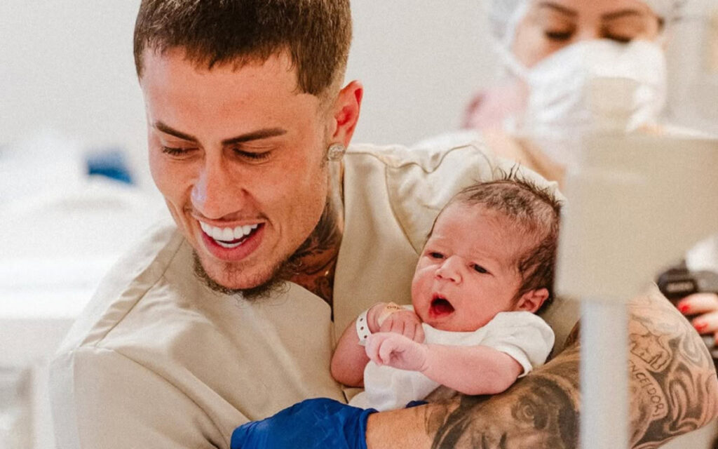 MC Daniel Mostra Rotina Com o Filho e Fala Sobre Paternidade Sem Babá